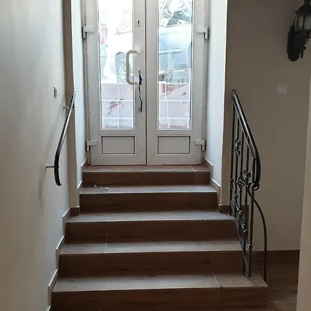Na Brodatego Apartment